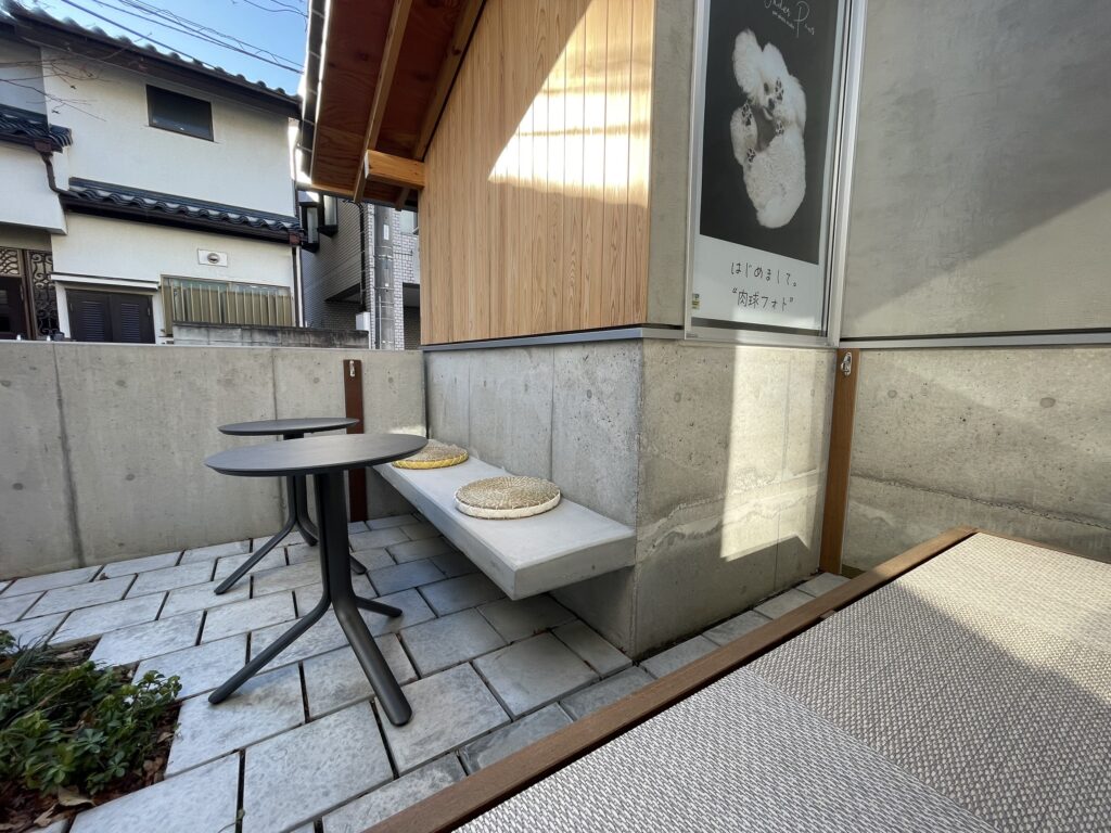 いろはcafe　氷川町屋　ペットと過ごせるテラス席